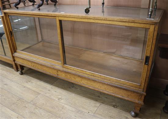 A shop display cabinet, W.148cm